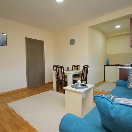 アパート Lazarevic Ii