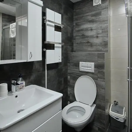 アパート Lazarevic Ii