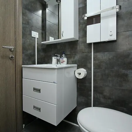 アパート Lazarevic Ii